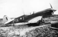 Asisbiz Curtiss P 40N Kittyhawk RAAF 75Sqn GAJ landing mishap PNG 01