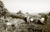 Asisbiz USAAF 41 5597 Curtiss P 40E Kittyhawk RAAF 76Sqn IH A29 44 landing mishap Turnbull Strip Milne Bay Jun 1942 01