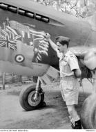 Asisbiz Curtiss P 40E Kittyhawk RAAF 77Sqn Dick Cresswell at Livingstone NT Oct 1942 AWM NWA0013