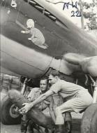 Asisbiz Curtiss P 40E Kittyhawk RAAF 77Sqn FO Cox and FLt Meecham at Livingstone NT 20th Jan 1943 AWM NWA0021