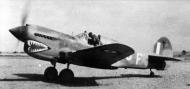 Asisbiz Curtiss P 40E Kittyhawk RAF 112Sqn GAF Neville Duke AK673 Egypt 1942 01