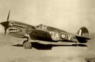 Asisbiz Curtiss P 40E Kittyhawk RAF 112Sqn GAV AK578 1942 02