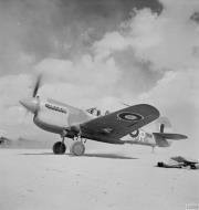 Asisbiz Curtiss P 40K Kittyhawk RAF 250Sqn LDR FR241 at LG 91 Egypt during Operation LIGHTFOOT IWM CM3756