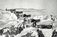 Asisbiz Curtiss P 40E Kittyhawk RCAF 111Sqn LZS LZG LZE LZV and LZD over the Rockies based Anchorage 1942 01