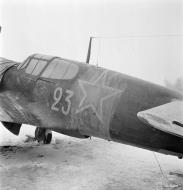 Asisbiz Curtiss P 40 Soviet 191GvIAP White 23 captured by Finnish forces at Valkjarvi 11th Dec 1943 10