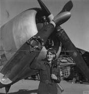 Asisbiz 42 28794 P 47D Thunderbolt 8AF 404FG506FS 4KY Black Panther Lt Edwin Wright flak damage 1st Nov 1944 FRE9553