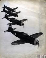 Asisbiz 41 6352 P 47C Thunderbolt 56FG61FS HVT Doc flown by Maj Donald D Renwick 01