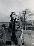 Asisbiz Aircrew USAAF 56FG Lt Carl E Hayes with his P 47 Thunderbolt Dec 1943 FRE15039