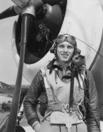 Asisbiz Aircrew USAAF 56FG61FS Captain Leroy A Schreiber with his P 47 Thunderbolt FRE2543