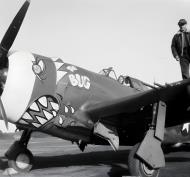 Asisbiz 42 76553 P 47D Thunderbolt 9AF 405FG510FS K4B The Bug England 1943 01