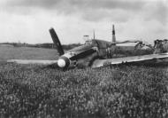 Asisbiz 42 106626 P 51B Mustang 339FG505FS 6NC Butch belly landed England 1944 01.