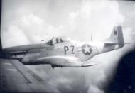 Asisbiz 44 13737 P 51D Mustang 352FG486FS PZW Little Rebel in flight 1944 01