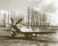 Asisbiz 44 72438 P 51D Mustang 352FG486F PZH Hell er Bust at Bodney 1944 01