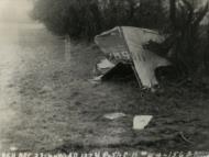 Asisbiz 44 15621 P 51D Mustang 355FG354FS WRM Chugger Lt Robert L Heaton was injured after crash landing 23rd Dec 1944 FRE12210