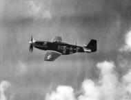 Asisbiz 44 13712 P 51D Mustang 357FG363FS B6V Reluctant Rebel Maj Robert W Foy in flight 1944 FRE13523