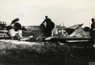 Asisbiz 44 13738 P 51D Mustang 357FG362FS G4X Capt Howard A Wyatt landing accident at Leiston 1st Oct 1944 FRE12264