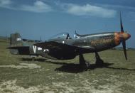 Asisbiz 44 14798 P 51D Mustang 357FG362FS G4V Butch Baby (L R) at Steeple Morden 1944 01