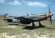 Asisbiz 44 14798 P 51D Mustang 357FG362FS G4V Butch Baby (L R) at Steeple Morden 1944 FRE6093