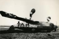 Asisbiz P 51B Mustang 357FG362FS G4G landing mishap FRE12263