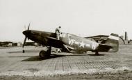 Asisbiz 43 6362 P 51B Mustang 4FG336FS VFH Lt Harold Frederick at Debden 1944 01