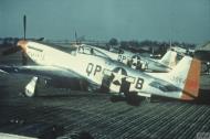 Asisbiz 43 6518 P 51B Mustang 4FG334FS QPK foreground Lt James W Ayres 1944 FRE5301