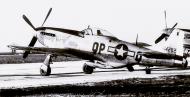 Asisbiz 44 14292 P 51D Mustang 4FG334FS QPQ Floozy Suzy Capt Jack McFadden at Debden 01