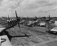 Asisbiz 44 11563 P 51D Mustang 78FG83FS HLN The Brat Lt Edwin H Miller lined up at Duxford 1945 01