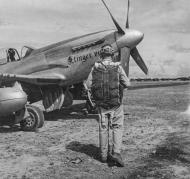 Asisbiz 44 63483 P 51D Mustang 7AF 15FG45FS 67 Stinger VII Maj Robert W Moore CO at Iwo Jima 1945 01