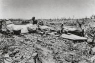 Asisbiz 44 63902 P 51D Mustang 7AF 21FG72FS crashed on takeoff for a mission to strafe the Japanese airfields at Kyushu 16th Apr 1945 01