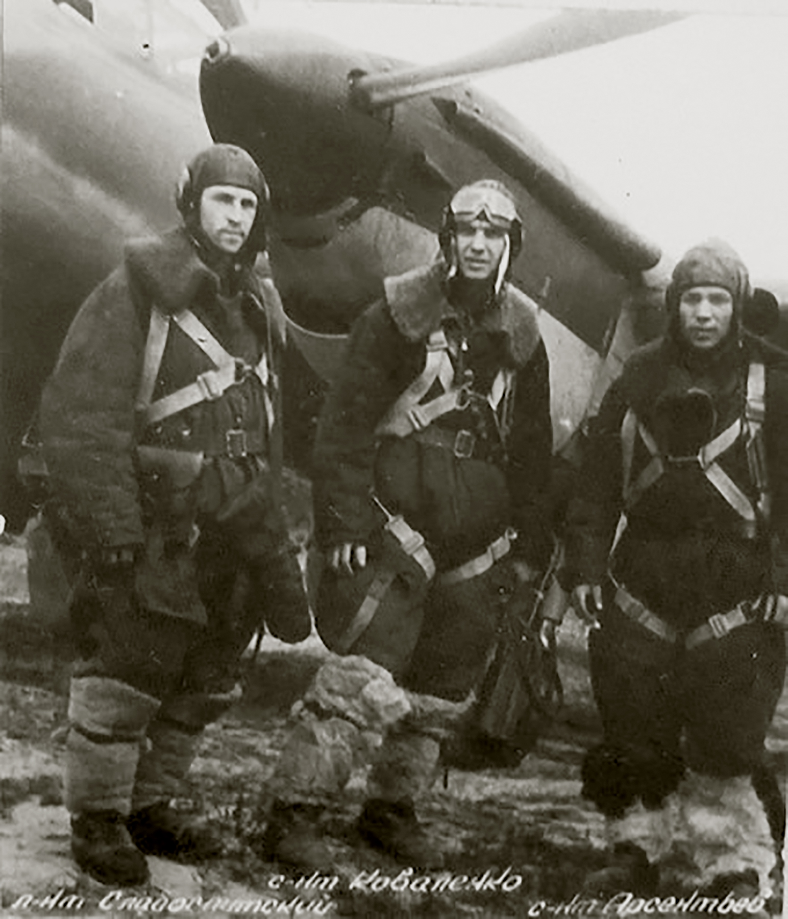 Aircrew Soviet 48GAPDr with Lt Slabospitsky and Sergeants Kovalenko and Arsentiev 01