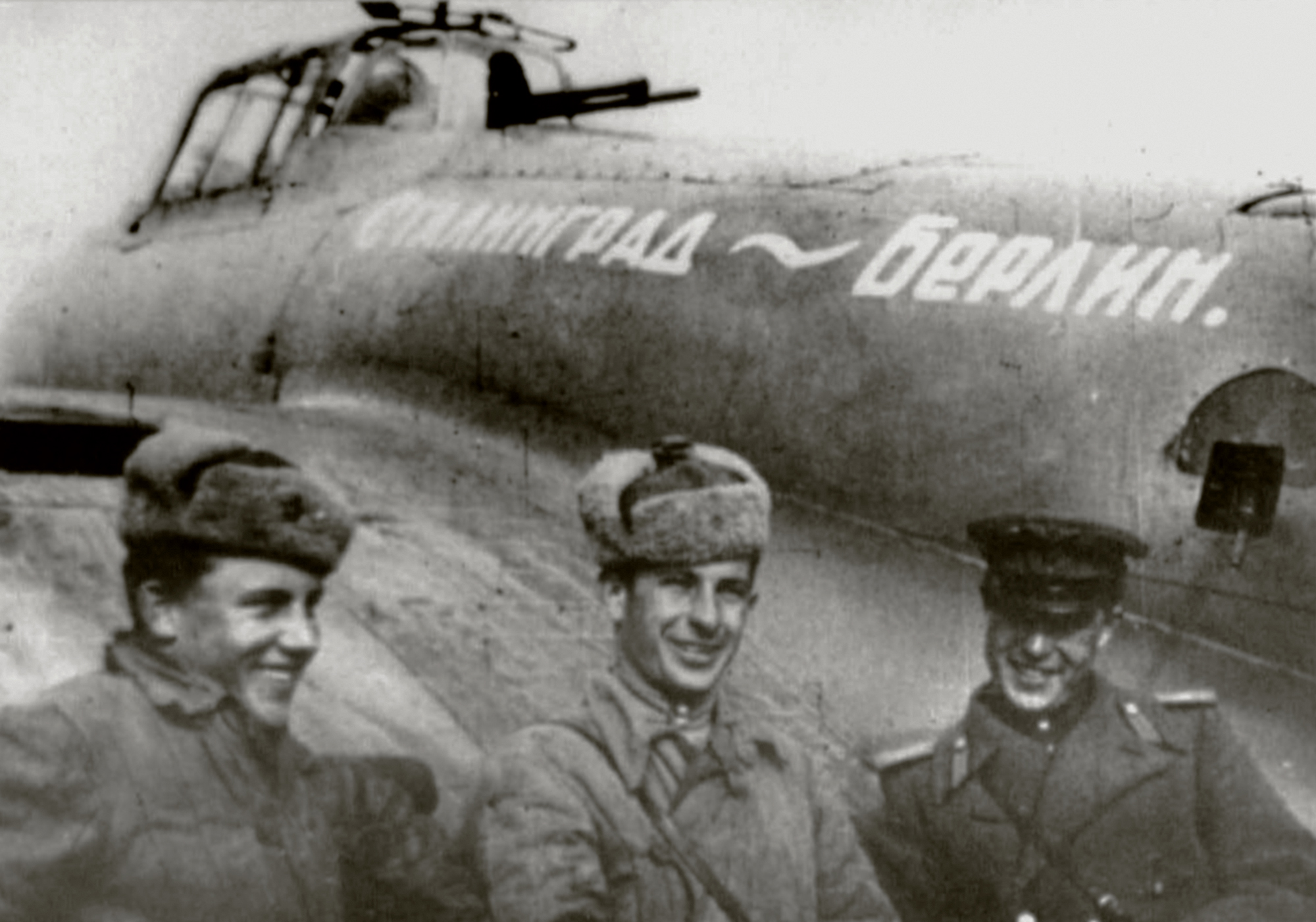 Petlyakov Pe 2 type 179 96GvBAP Stalingrad to Berlin with its crew Russia 1943 01