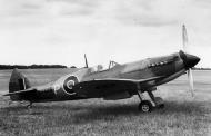 Asisbiz Spitfire 4 Prototype DP845 as the first Griffon Spitfire 02