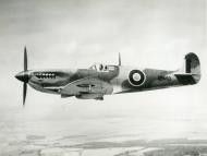 Asisbiz Spitfire 7 Proyotype AB450 1942 01