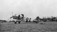 Asisbiz Spitfire MkIXb RAAF 453Sqn FUZ after landing at Ford Sussex 1944 IWM MH6847a