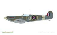 Asisbiz Spitfire MkVb RAAF 453Sqn FUU John Yarra EN824 RAF Ipswich Suffolk Dec 1942 0A