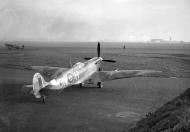 Asisbiz Spitfire MkVI RAF 124Sqn ONH BR579 North Weald Jun 1942 01