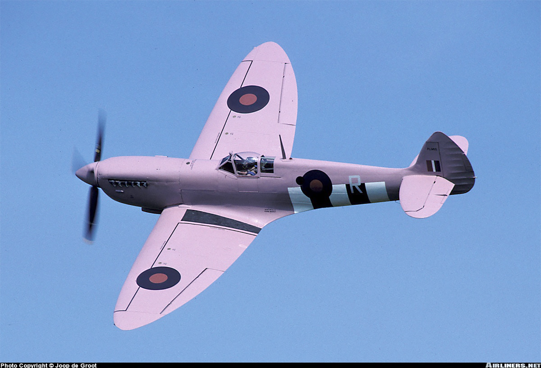Airworthy Spitfire warbird PRXI RAF 16Sqn R PL965 desert 01