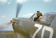 Asisbiz Spitfire MkVb RAF 222Sqn ZDH named Flying Scotsman BM202 Essex 25th May 1942 03