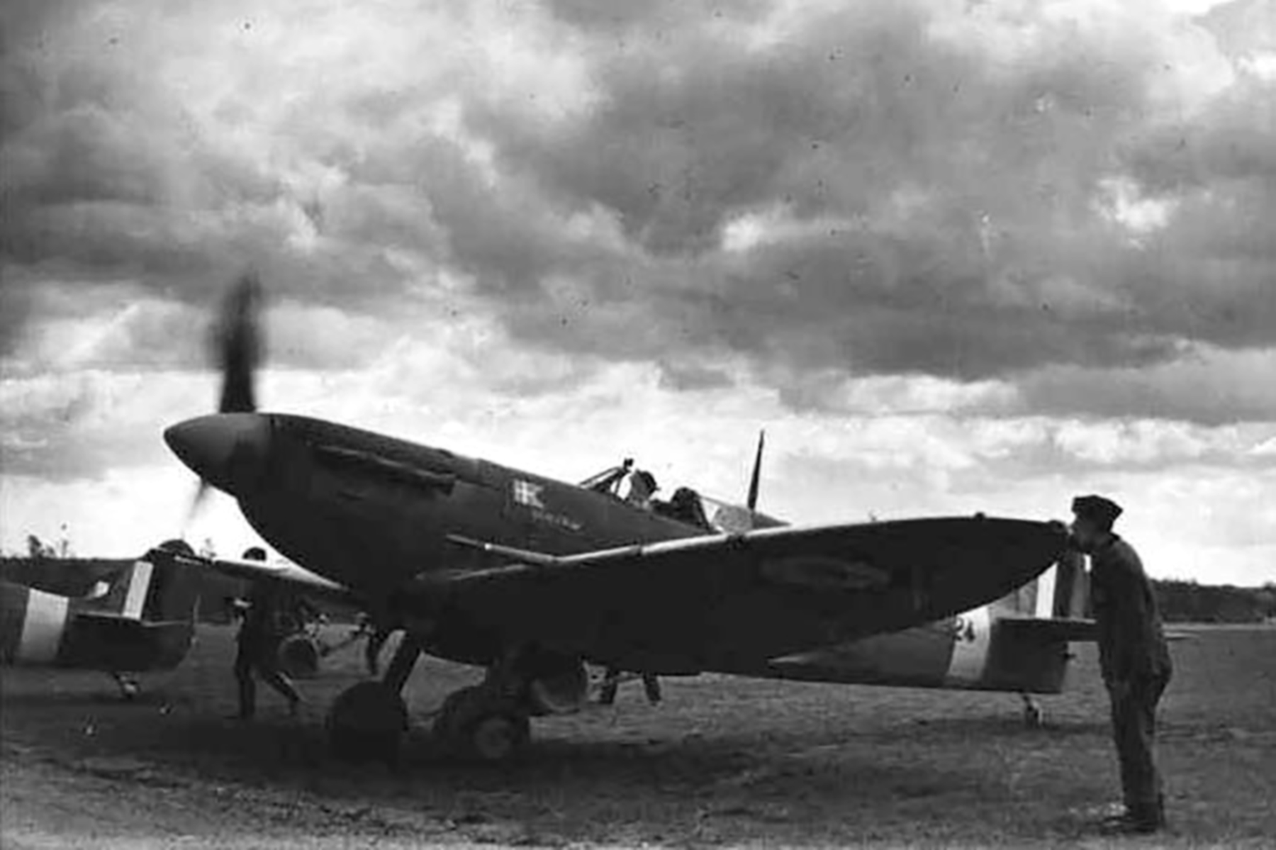 Spitfire MkVb RAF 234Sqn AZG Aksel Svendsen named Skagen Ind BL924 Ibsley Apr 1942 02