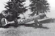 Asisbiz Spitfire MkIa RAF 234Sqn AZH Richard Hardy N3277 forced landed Cherbourg France 15th Aug 1940 01