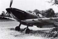 Asisbiz Spitfire MkIa RAF 234Sqn AZH Richard Hardy N3277 forced landed Cherbourg France 15th Aug 1940 02