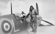 Asisbiz Spitfire MkVb RAF 302Sqn WXL Eugeniusz Nowakiewicz at RAF Exeter Nov 1941 01