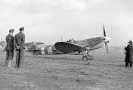 Asisbiz Spitfire MkIXc RAF 306 Polish Sqn UZZ Joseph Zulikowskiego BS456 Northolt England 16th Nov 1942 02
