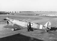 Asisbiz Spitfire MkIIa RAF 41Sqn EBZ SLdr Donald O Finlay P7666 RAF Hornchurch England 1940 IWM CH1890
