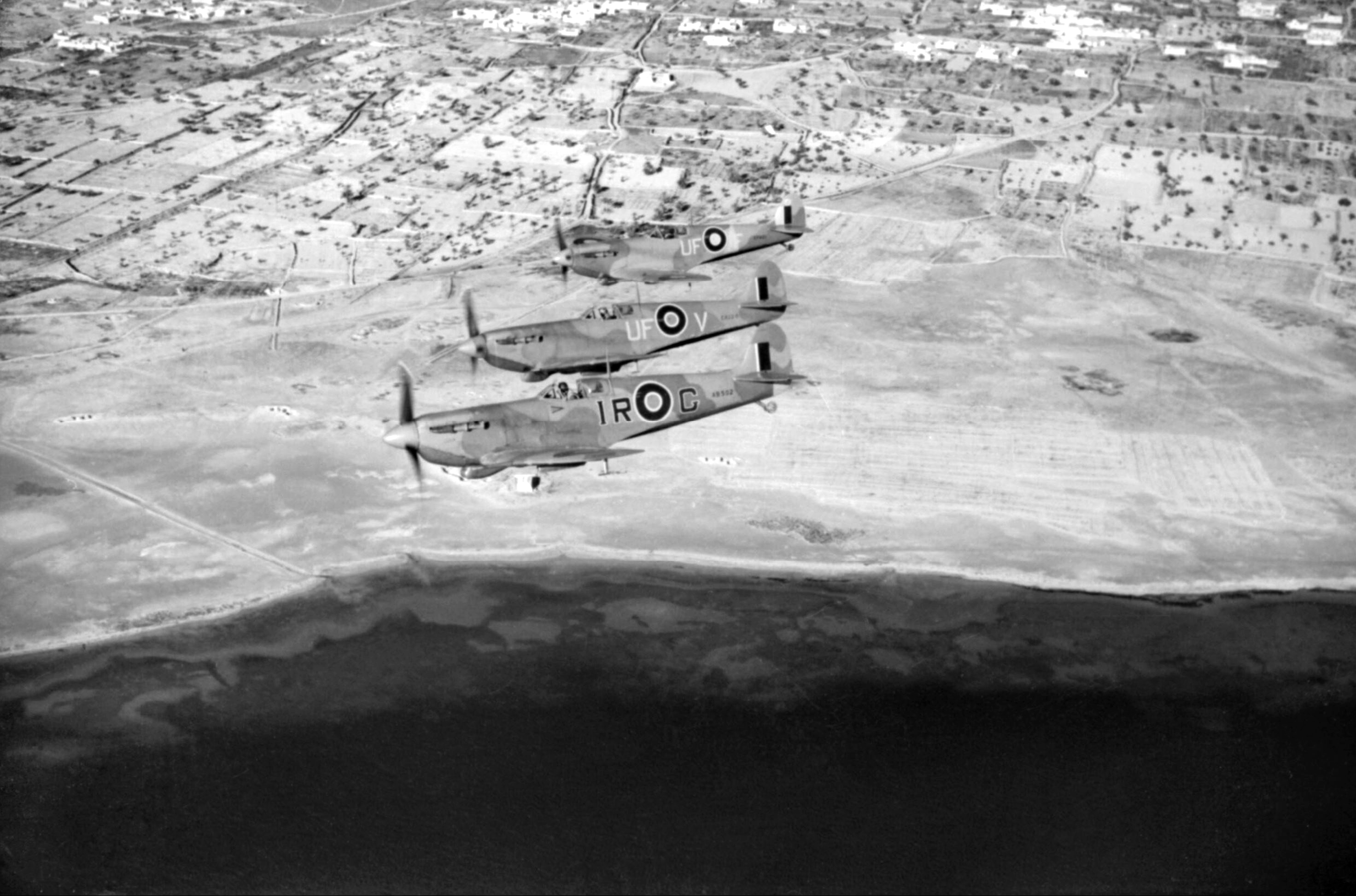 Spitfire LFVb RAF 601Sqn IRG AB502 UFV ER220 UFF EP481 off the Tunisian coast IWM CNA821