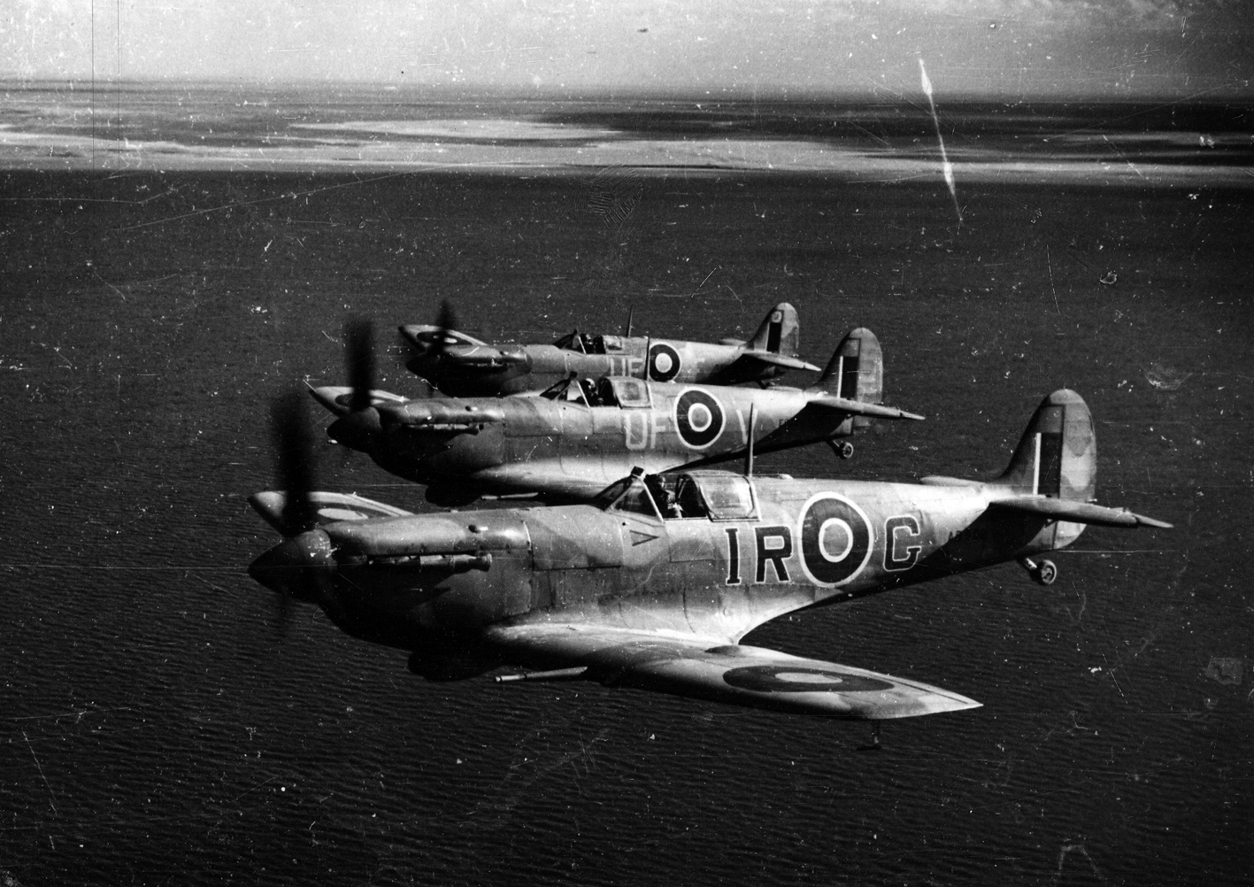 Spitfire LFVb RAF 601Sqn UFF over Djerba Island Gabes 1943 03