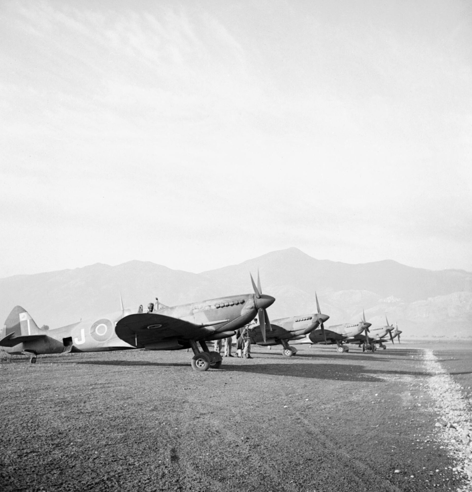 Spitfire MkIX RAF 601Sqn at Venafro Italy IWM CNA2826