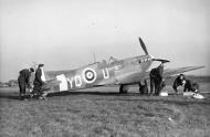 Asisbiz Spitfire Vb RAF 616Sqn AA879 Manchester Civil Defender Kirton in Lindsey Dec 1941 web 01