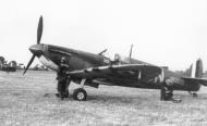 Asisbiz Spitfire MkIa RAF 66Sqn LZN Sqn Ldr Rupert Leigh R6800 LZN at Gravesend 1940 web 01