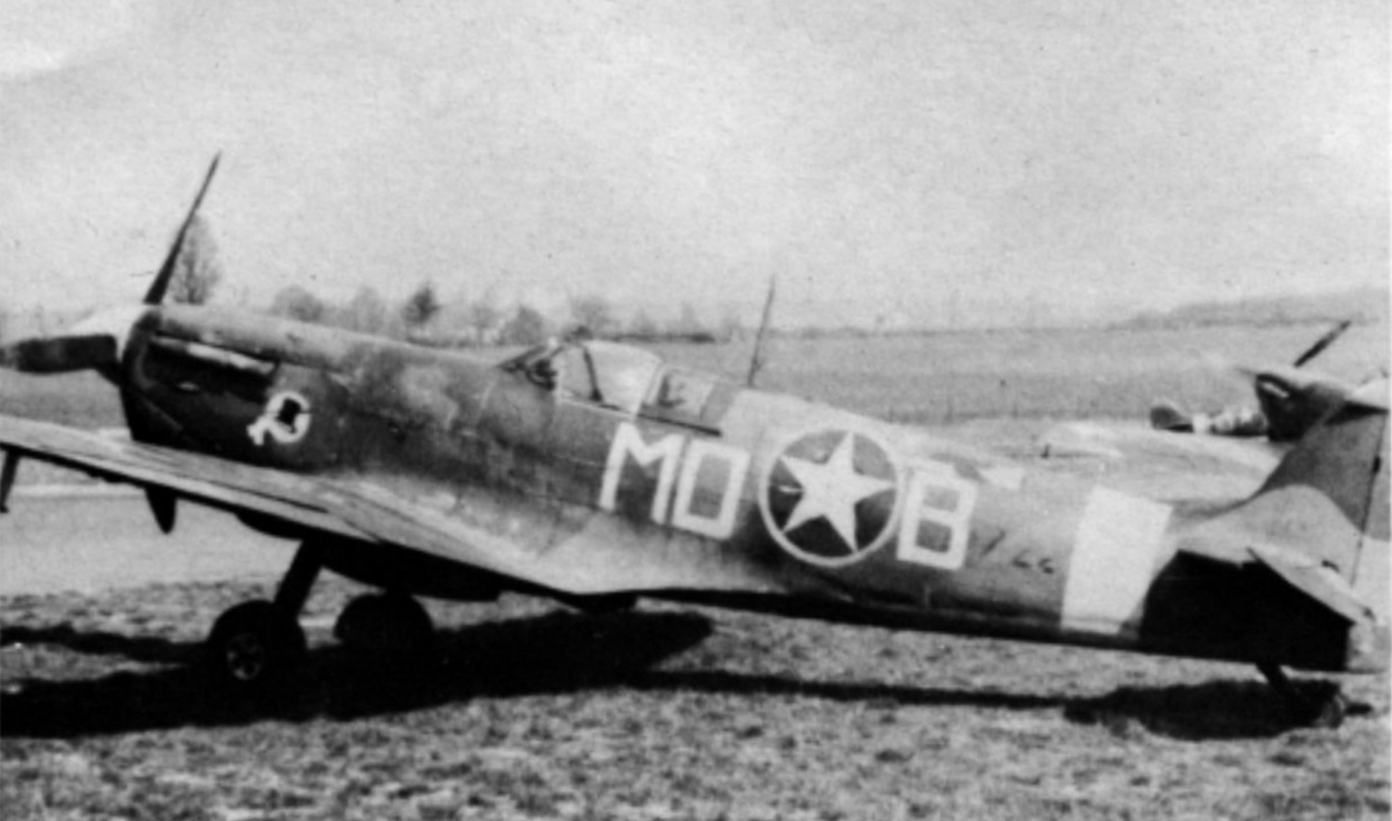 Spitfire MkVb RAF 133Sqn Eagle MDB at Debden 01